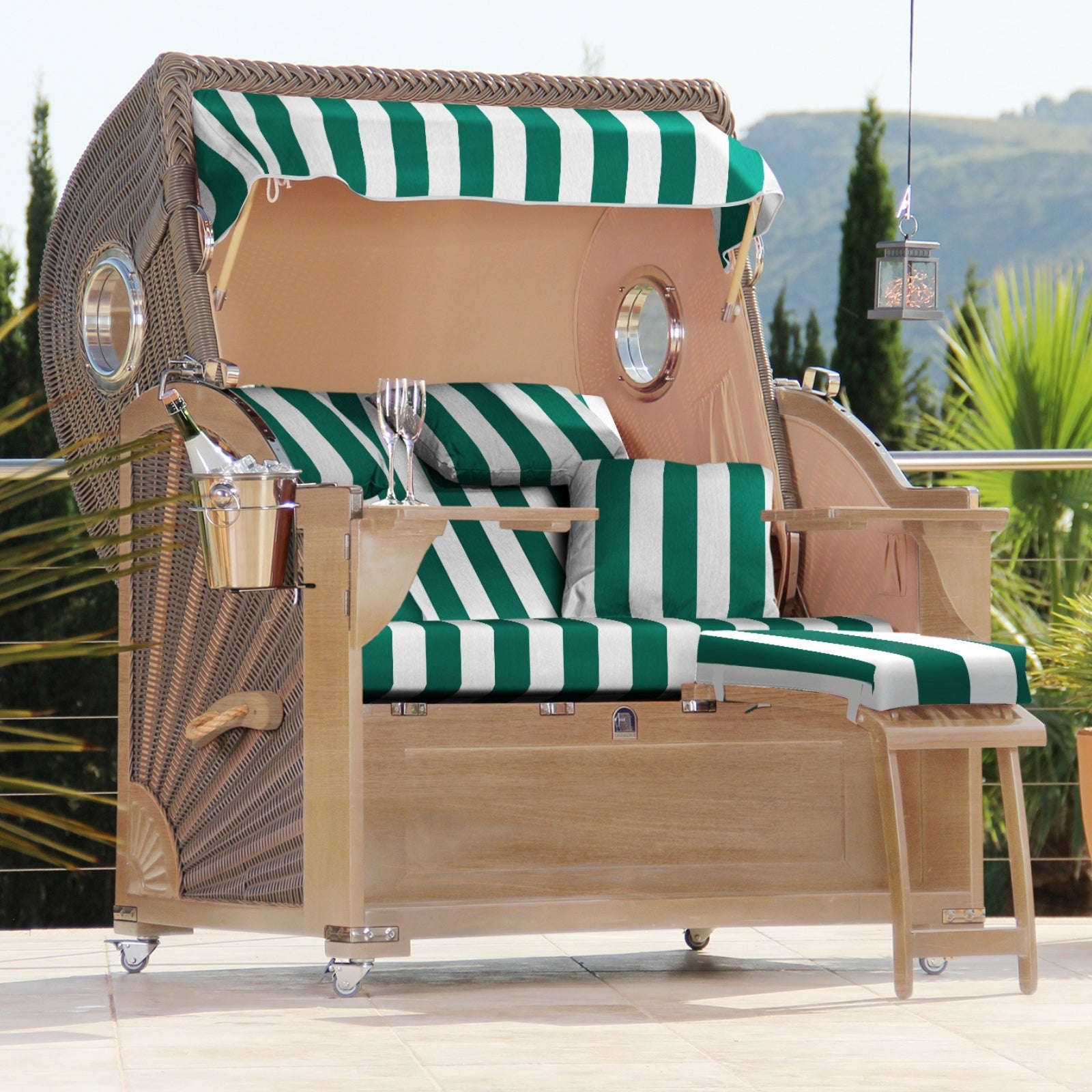 Der Eindrucksvolle Classic - Teak