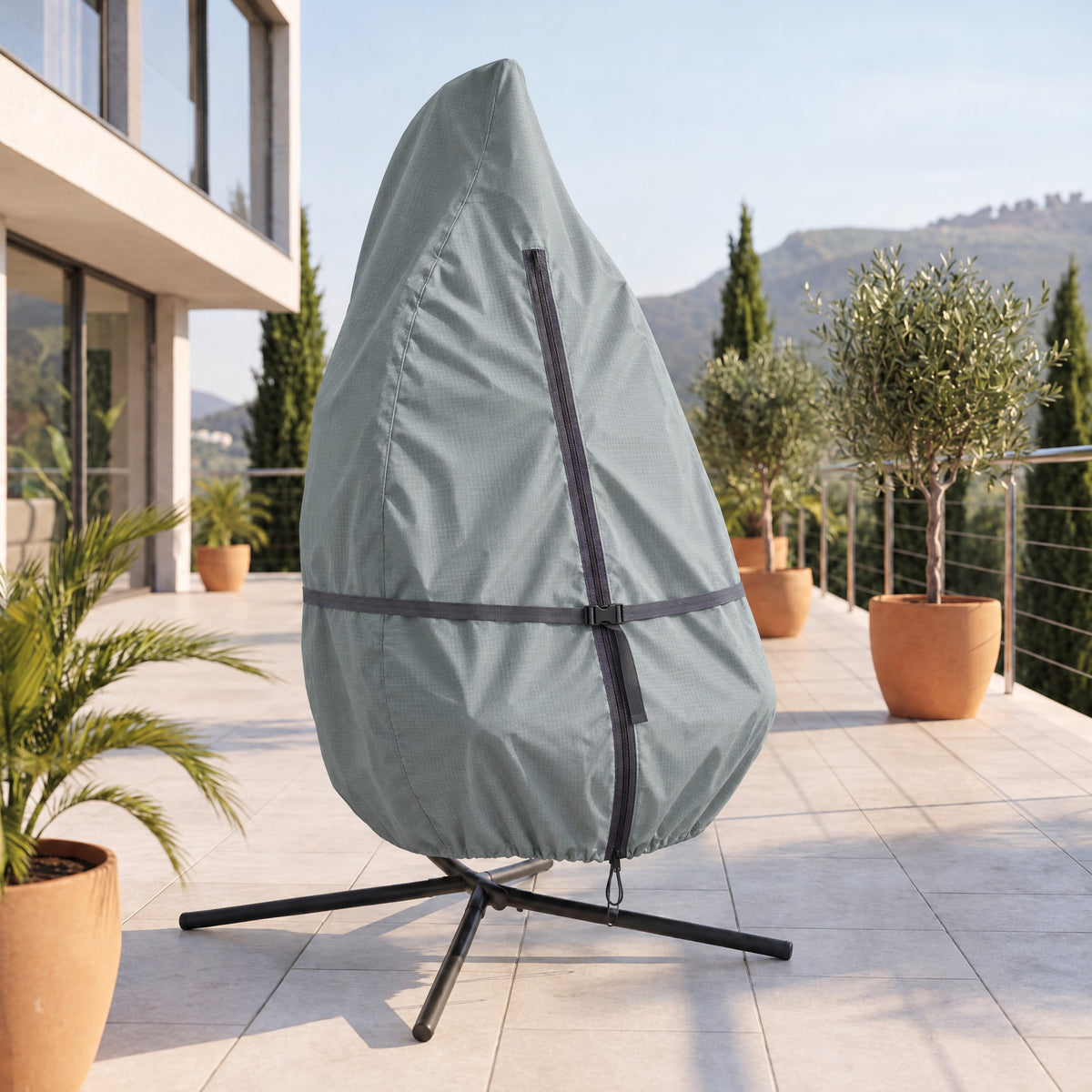 Hängekorb Abdeckhaube Salbei-Grau – Terrasse, geschlossen mit Gurt